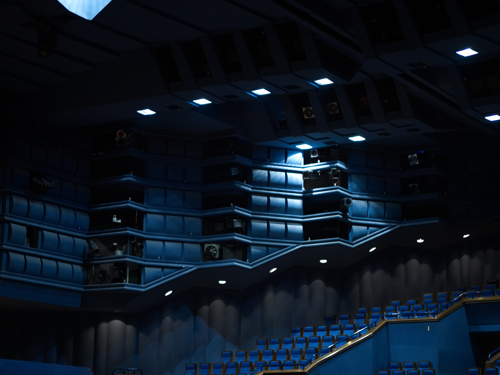 Friedrichstadtpalast Tanzgruppe Tribühne-fokuspunkt-3DVisualisierungen-Werbefotografie-Werbefotograf-Fotograf-Berlin-Tempelhof